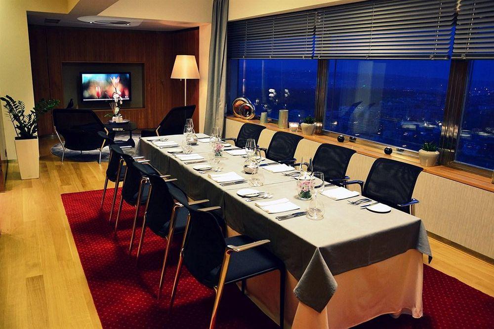 One Room Hotel プラハ エクステリア 写真